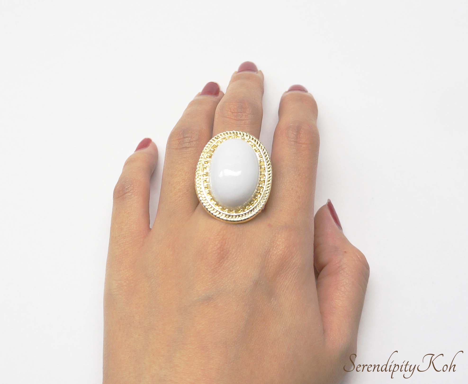 Oval White Stone Ring on Luulla